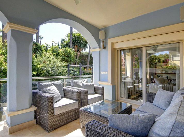 Elegant Beachside Villa with Private Pool Walk to Puerto Banús