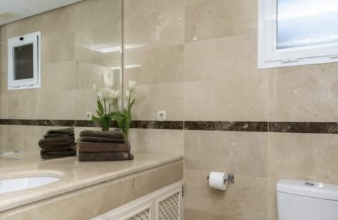 Bright Luxury Apartment for Rent in Alminar de Marbella