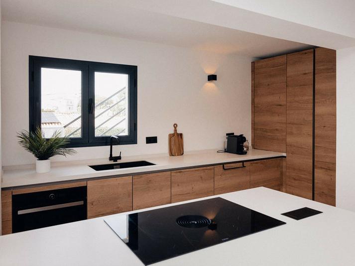 Stunning Renovated Villa with Pool and Tourist License