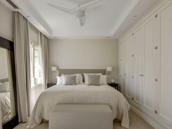 Elegant Beachside Villa with Private Pool Walk to Puerto Banús
