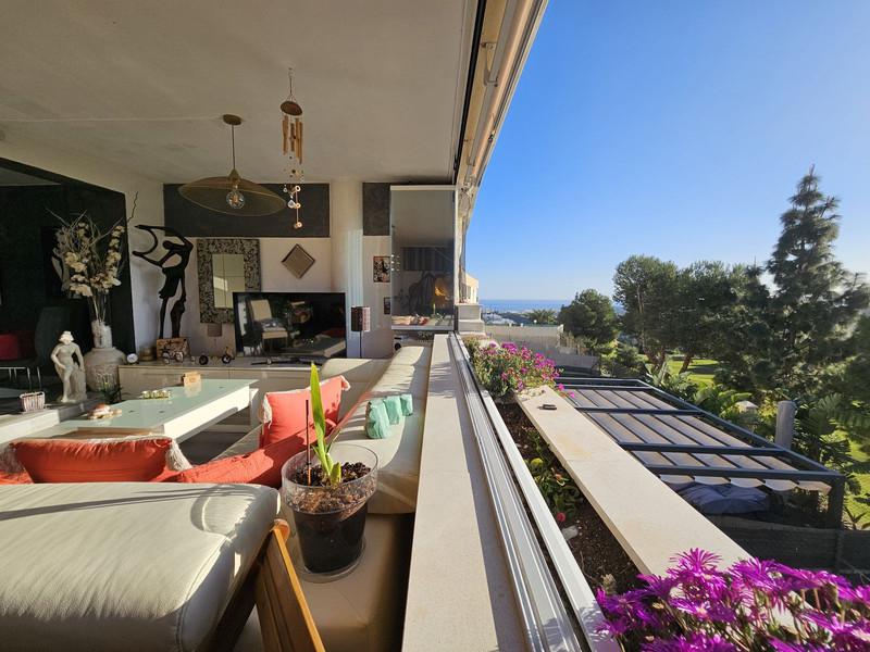 Apartment with Spectacular Views on the Frontline of Golf – Casares Costa
