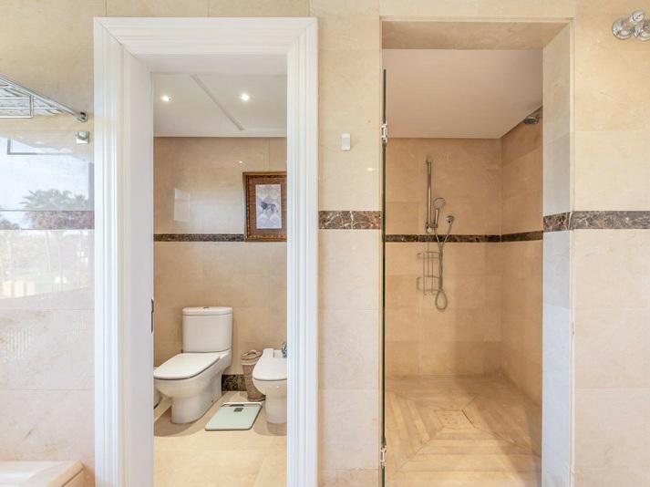 Luxury Apartment in La Alzambra Hill Club – Puerto Banús