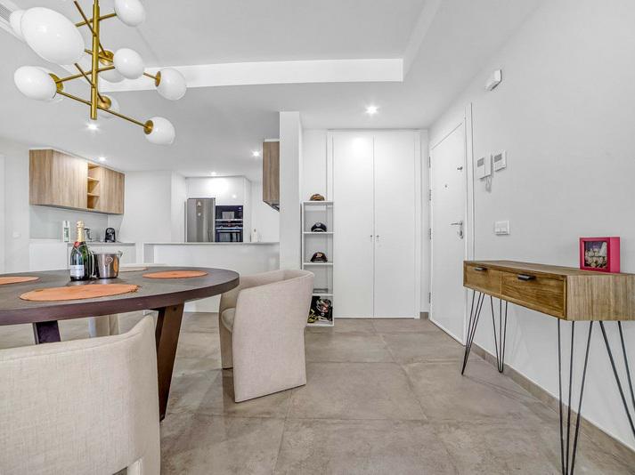 Elegant Modern Apartment with Designer Finishes in Les Résidences, Cancelada