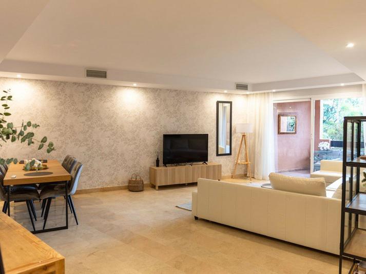 Luxury Ground Floor Apartment in Oasis de Marbella Golden Mile