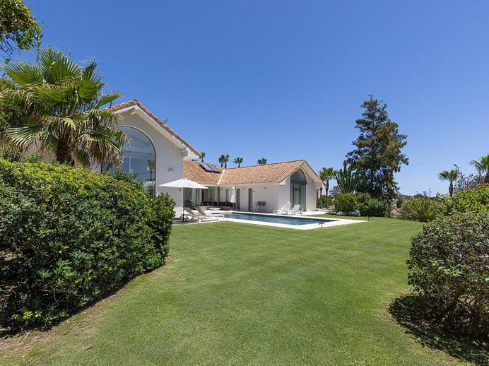 Exceptional Villa for Long-Term Rent in Sotogrande Alto Elegant, Spacious and Private