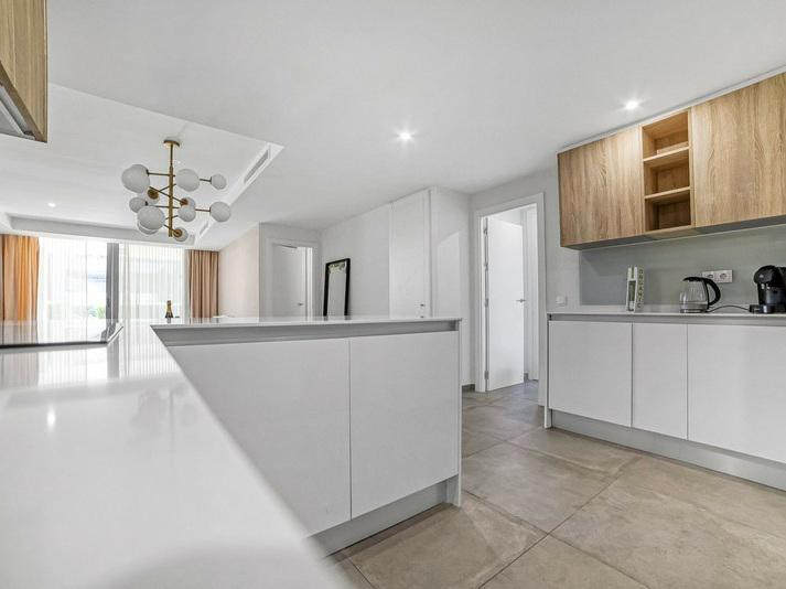 Elegant Modern Apartment with Designer Finishes in Les Résidences, Cancelada