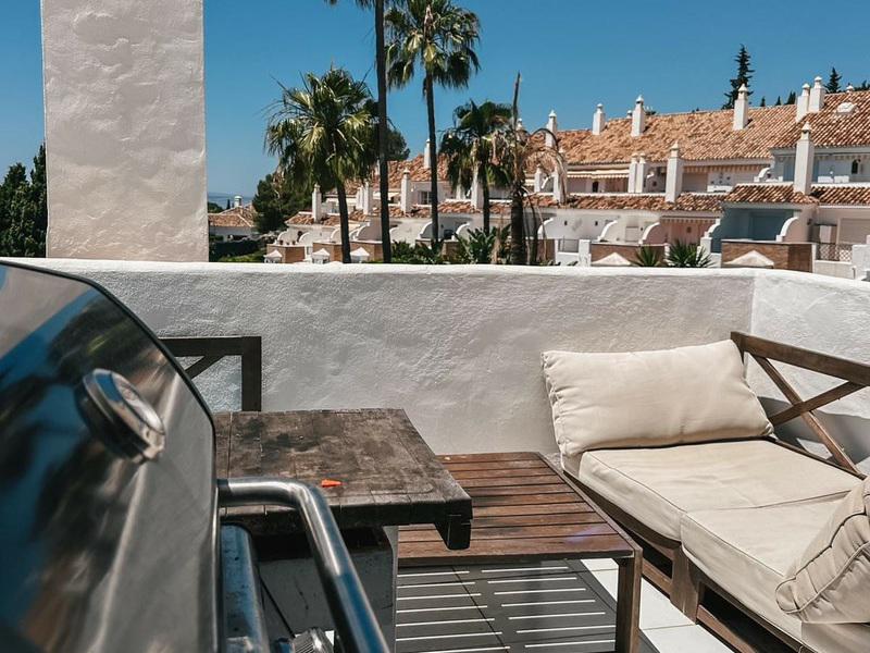Elegant Townhouse with Terraces and Sea Views El Paraíso Alto, Estepona