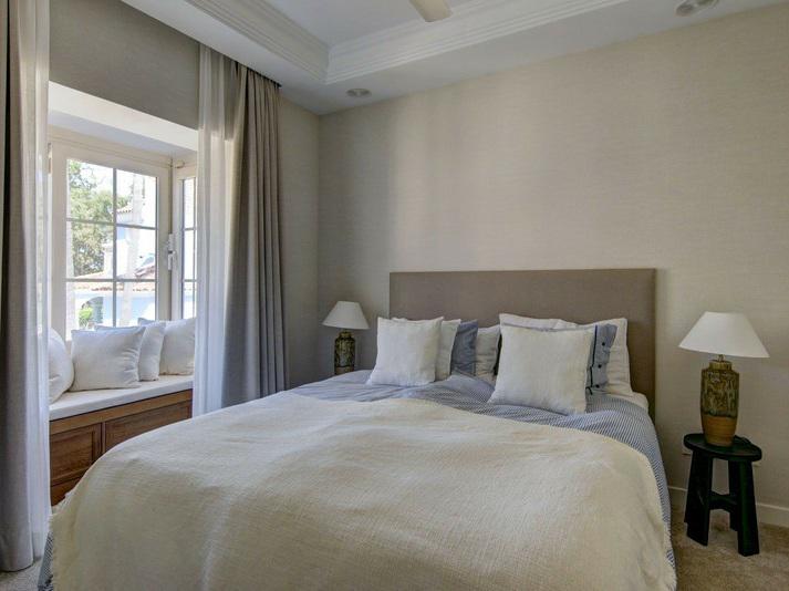 Elegant Beachside Villa with Private Pool Walk to Puerto Banús