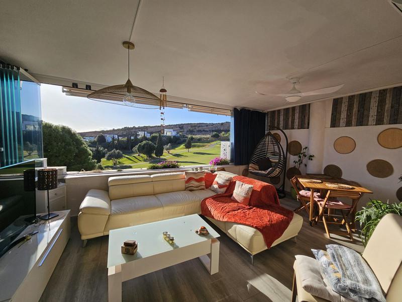 Apartment with Spectacular Views on the Frontline of Golf – Casares Costa