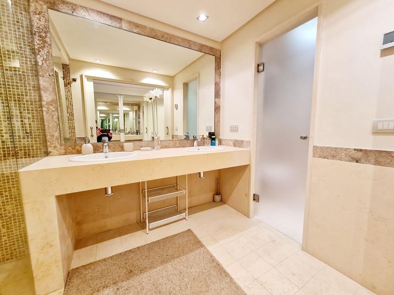 Elegant Ground-Floor Apartment in Exclusive Guadalmina Baja Just 500m from the Beach