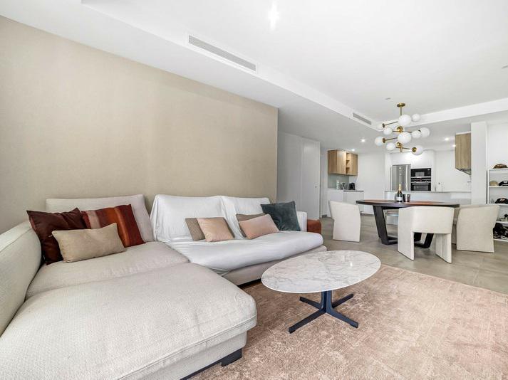 Elegant Modern Apartment with Designer Finishes in Les Résidences, Cancelada