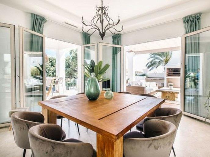 Elegant Andalusian Villa with Heated Pool on La Resina Golf, Selwo