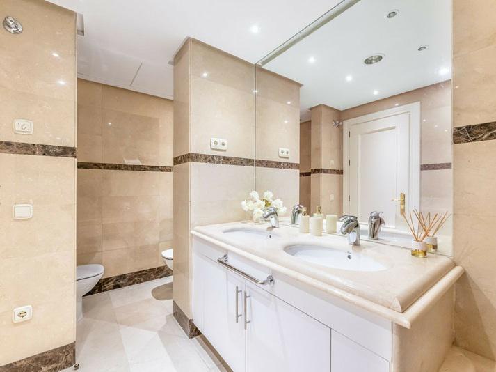 Luxury Apartment in La Alzambra Hill Club – Puerto Banús