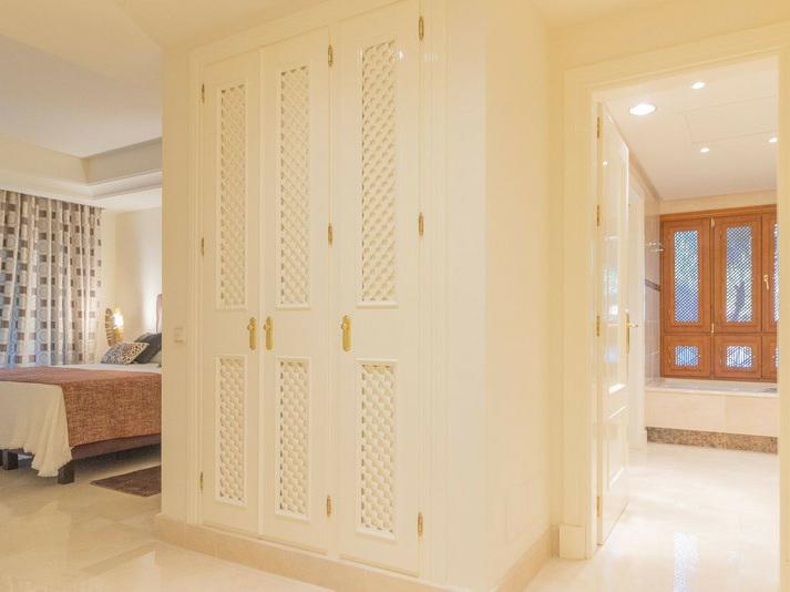 Elegant Apartment with Fireplace & Double Parking Nueva Andalucía