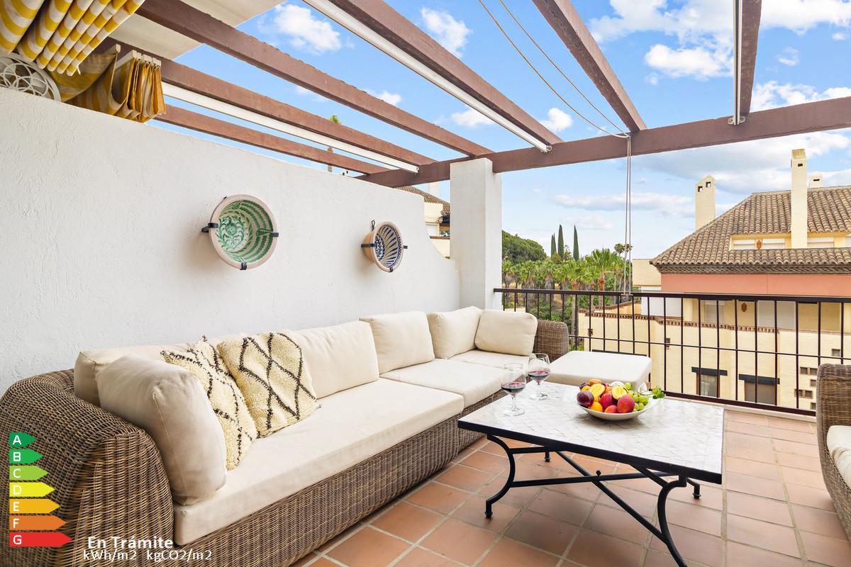 Elegant Apartment with Sea Views in Coto Real Golden Mile, Marbella