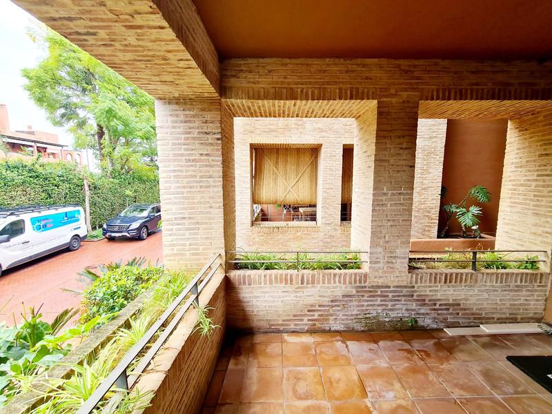 Elegant Ground-Floor Apartment in Exclusive Guadalmina Baja Just 500m from the Beach
