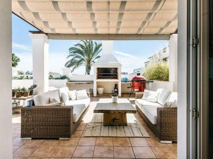 Elegant Andalusian Villa with Heated Pool on La Resina Golf, Selwo