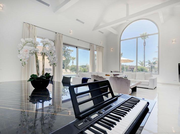 Exceptional Villa for Long-Term Rent in Sotogrande Alto Elegant, Spacious and Private
