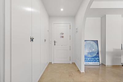 Elegant Apartment with Sea Views in Coto Real Golden Mile, Marbella
