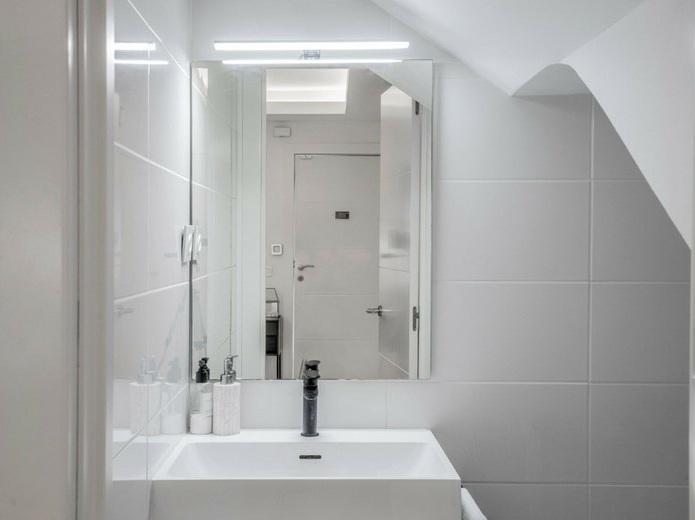 Elegant Renovated Townhouse in Aloha – Sophisticated Living in the Heart of Nueva Andalucía