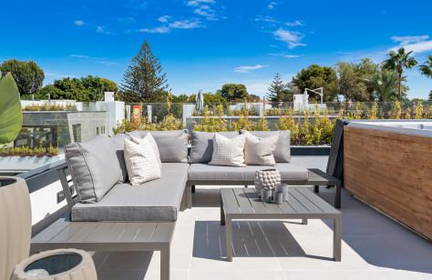 Luxury Living by the Sea Designer Townhouse in Banus Bay, Marbella