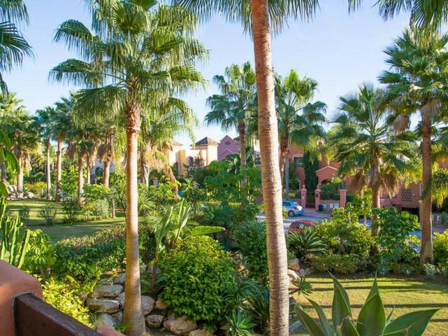 Luxury Apartment in La Alzambra Hill Club – Puerto Banús