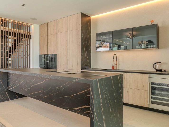 Luxury Villa for Rent in the Heart of Puerto Banús, Marbella