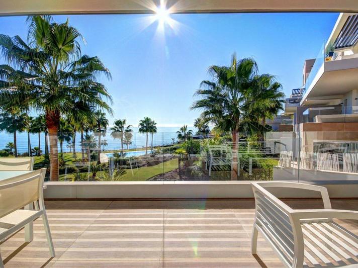 Brand-New Beachfront Apartment with Sea Views in Estepona