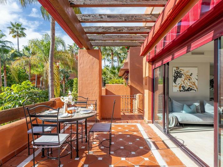 Luxury Apartment in La Alzambra Hill Club – Puerto Banús