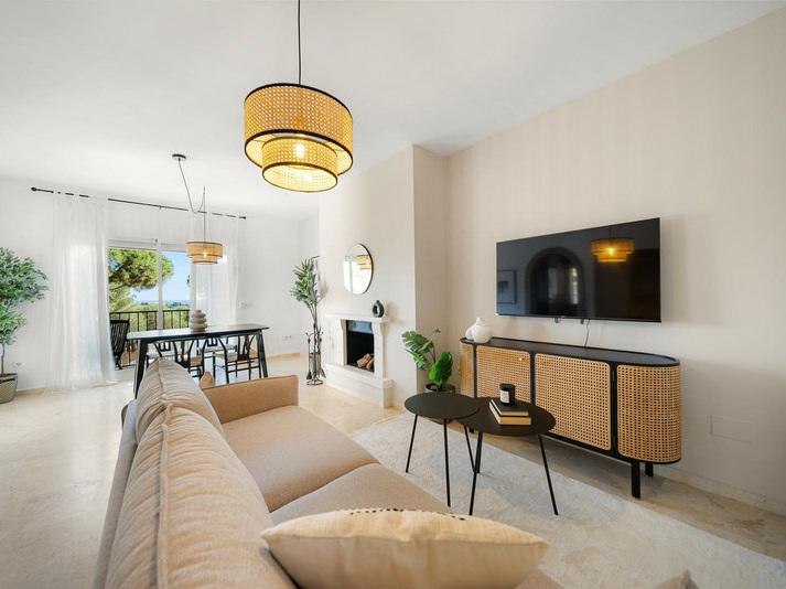Stylish 2 with Terraces in Aloha, Nueva Andalucía