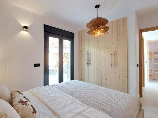 Stunning Renovated Villa with Pool and Tourist License