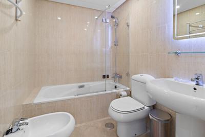 Elegant Apartment with Sea Views in Coto Real Golden Mile, Marbella