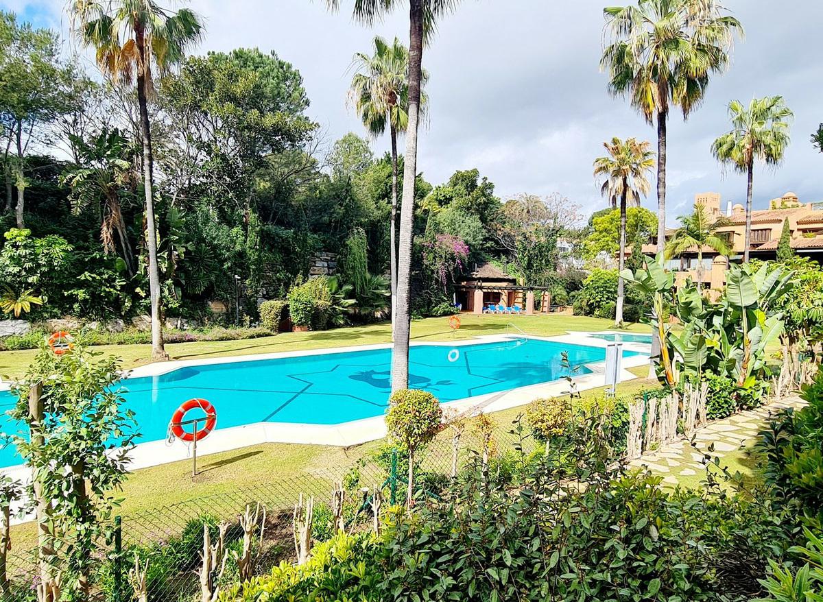 Elegant Ground-Floor Apartment in Exclusive Guadalmina Baja Just 500m from the Beach