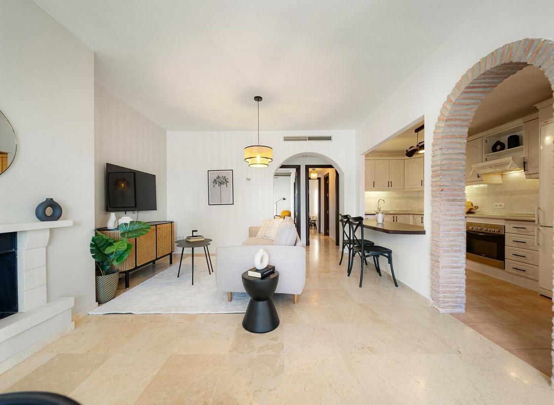 Stylish 2 with Terraces in Aloha, Nueva Andalucía