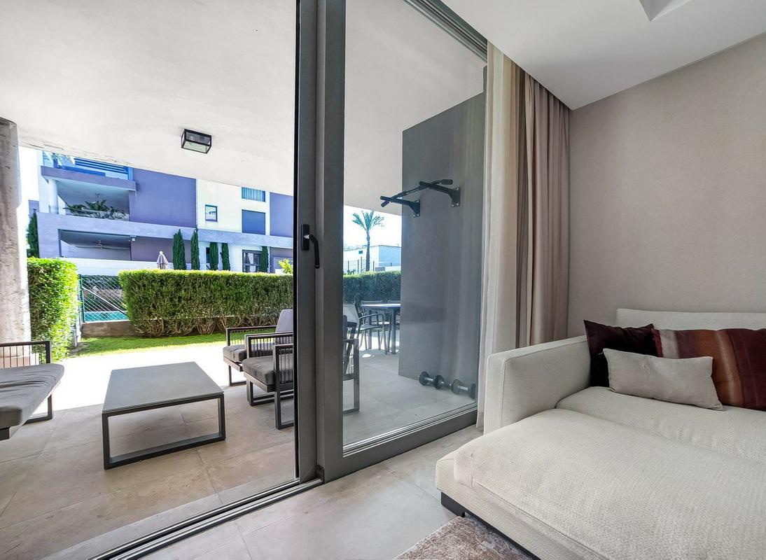 Elegant Modern Apartment with Designer Finishes in Les Résidences, Cancelada