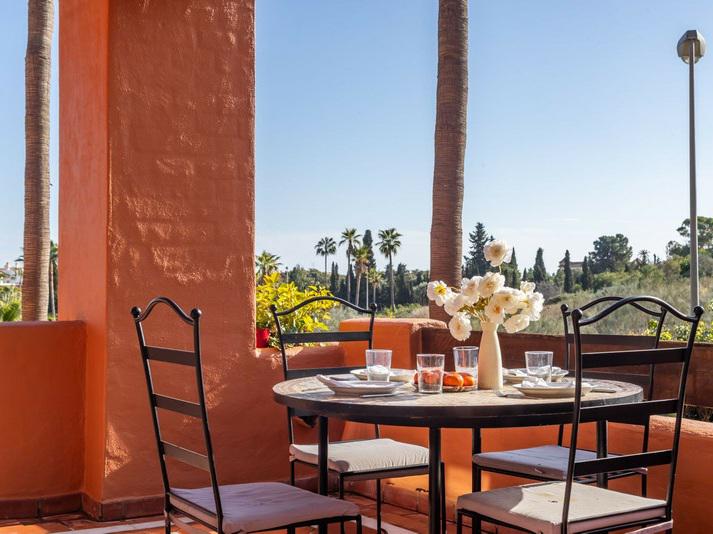 Luxury Apartment in La Alzambra Hill Club – Puerto Banús