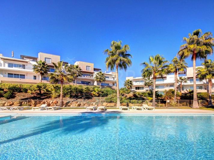 Brand-New Beachfront Apartment with Sea Views in Estepona