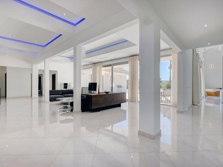 Exceptional Villa for Long-Term Rent in Sotogrande Alto Elegant, Spacious and Private