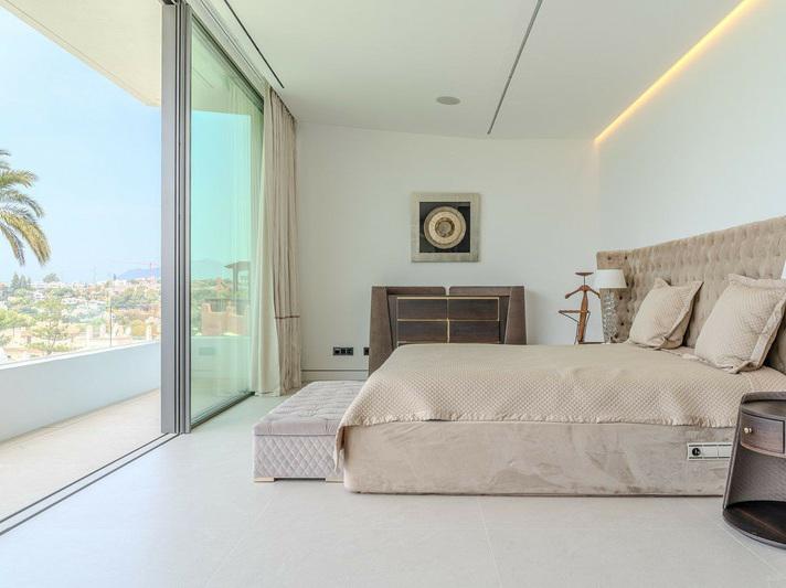 Luxury Villa for Rent in the Heart of Puerto Banús, Marbella