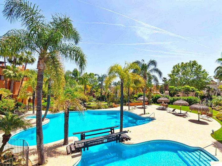 Luxury Apartment in La Alzambra Hill Club – Puerto Banús