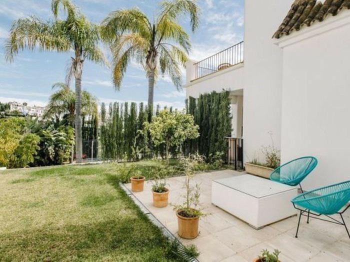 Elegant Andalusian Villa with Heated Pool on La Resina Golf, Selwo