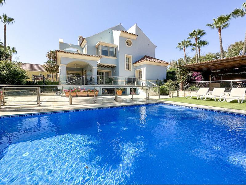 Elegant Beachside Villa with Private Pool Walk to Puerto Banús