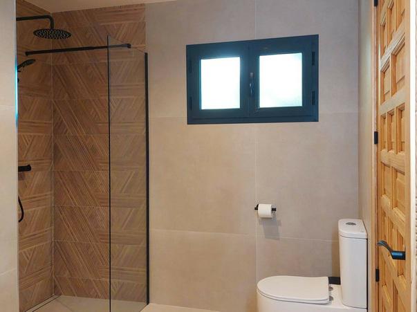 Stunning Renovated Villa with Pool and Tourist License