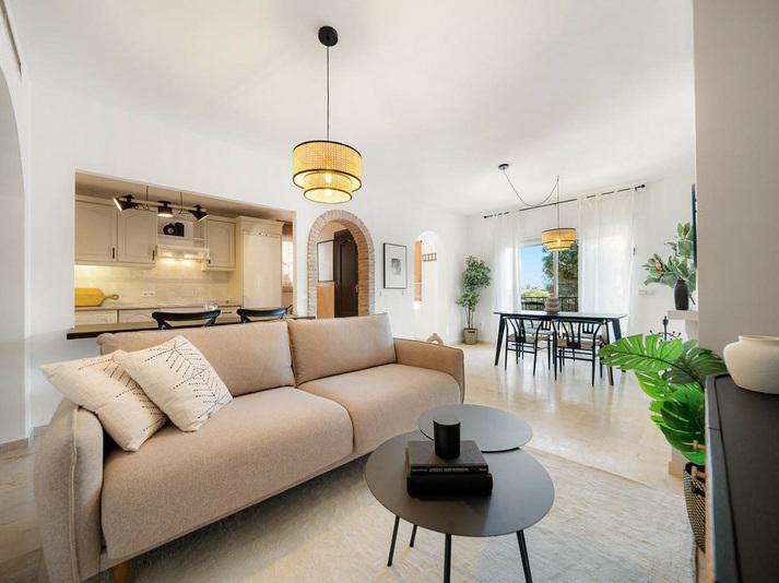 Stylish 2 with Terraces in Aloha, Nueva Andalucía