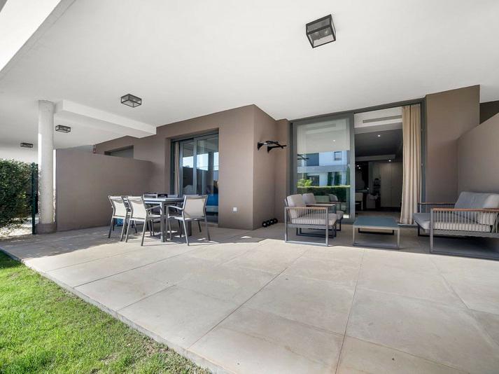 Elegant Modern Apartment with Designer Finishes in Les Résidences, Cancelada