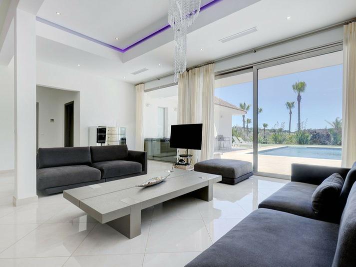 Exceptional Villa for Long-Term Rent in Sotogrande Alto Elegant, Spacious and Private
