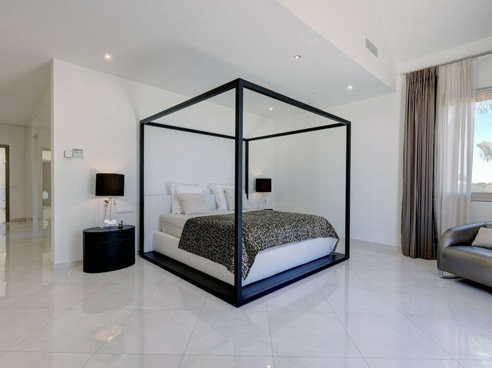 Exceptional Villa for Long-Term Rent in Sotogrande Alto Elegant, Spacious and Private