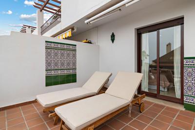 Elegant Apartment with Sea Views in Coto Real Golden Mile, Marbella