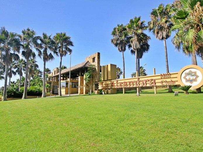 Luxury Apartment in La Alzambra Hill Club – Puerto Banús