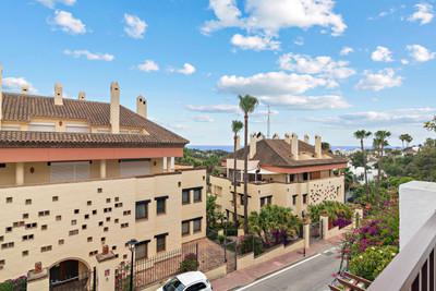 Elegant Apartment with Sea Views in Coto Real Golden Mile, Marbella